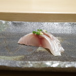 寿司割烹 魚紋 - 鯵