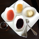 カフェアロンジ - ジャム・クロテッドクリーム・メイプルシロップ