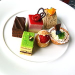 カフェアロンジ - 上段のプティフール