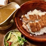 カレーハウス epice - 厳選豚ロースカツカレー1,200円。え？