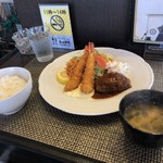 シュヴァル - エビフライハンバーグランチ