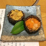 板 石山光一 - 雲丹食べ比べ（焼尻島 馬糞雲丹 + 奥尻島 紫雲丹）