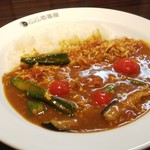 CoCo壱番屋 - チキンと夏野菜カレー。8月までの限定だそうです。