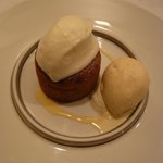 レストラン・サカキ - デザート－２（フォンダンキャラメル　バニラアイスクリーム添え）