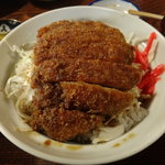 千両食堂 - 驚きの価格¥700のカツ丼。タレに付けてあるタイプ。