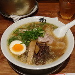 熟成細麺 宝屋 - 宝ラーメン