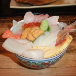 はこだて海鮮倶楽部 - 波止場の海鮮丼