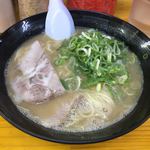 長浜ナンバーワン - ラーメン 550円