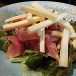 旭南堂 - トマトとチーズのサラダ