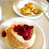 Koa Pancake House - 料理写真:パンケーキ＆エッグベネディクト　どちらも凄い量