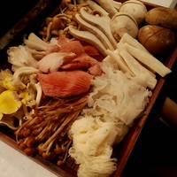 CINA New Modern Chinese - 薬膳火鍋（白湯、麻辣）