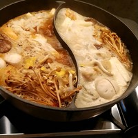 CINA New Modern Chinese - 薬膳火鍋（白湯、麻辣）