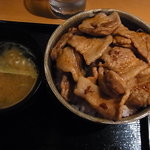 品川 ひおき - 豚丼：ボリュームはある