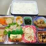 福山まるたま - まるたま弁当 税込410円　牛蒡のかき揚げと穴子の蒲焼(2018.08.04)