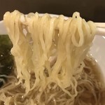 金踴亭 - 支那そばの麺