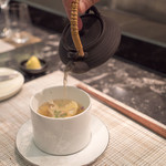 Wagyu Takumi - 旦那の前菜2皿目は千葉の太刀魚の天ぷらにシイタケのコンソメをIn！これすごく繊細で美味かったそうです。