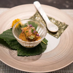 Wagyu Takumi - 300HKDのウニ☆コーンのピューレと一緒に。香港の寿司屋ではなかなか味わえない、素晴らしい鮮度でいただきました(*^^*)