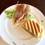 シリウス - パニーニとビンチョウ鮪炙り