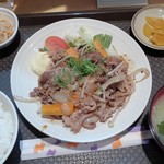 鉄板居酒屋OHANA - 牛ロースのスタミナ炒め定食