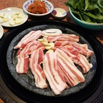 焼肉ホルモン焼き 居酒屋ワールド - 石焼サムギョプサルセット