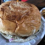 Meskla Dos - こちらはマガラヒバーガー　パテが450gもあるキングサイズ