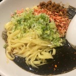 おどるタンタン麺 - 汁無し担々麺（黒）太麺  大盛