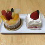新宿高野 - 右がストロベリーショートケーキ 。左がフルーツロワイヤル('18/08/04)