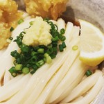 釜たけ流 うめだ製麺所 - 見た目からツルツル。