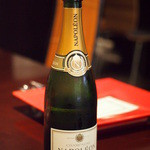 割と酸味のきいたシャンパンでした