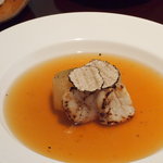 アヴァン プティ・ジョア - ホタテとトリュフの冬瓜スープ