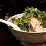 スパイス・ラー麺 卍力 - ＜2018年08月再訪・51回目＞スパイスラーメン・もやし・パクチー・にんにく・1,080円