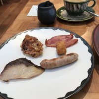 ザ タヴァン グリル＆ラウンジ - お皿が和のテイスト。