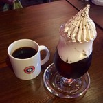 月と昴 - コーヒーフロート クレミア使用・エチオピア モカ