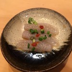 Kotani - 小ふぐ：塩で〆て酢で旨味と歯ごたえを際立たせる