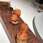 レストラン ラリューム - 森林鶏白レバー・活帆立のタルタルを詰めたグジェール