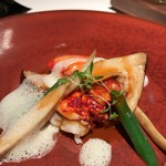 レストラン ラリューム - オマールブルトンのロティ　松茸のグリエとソースコラリーヌ