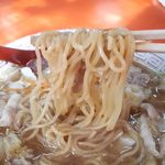 ゑびすうどん - コシがあって芯に硬さを感じる中細麺