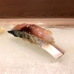 うを徳 - 胡麻鯖（握り）