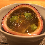 丸新 - 釣り鯵と夏豆のイチゴジュレ掛け