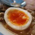 麺や 青雲志 - 玉子は半熟仕上げ