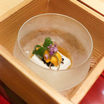 銀座 しのはら - 胡麻豆腐、余市赤雲丹いわたけのジュレ