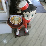 特一番 - ベテイちゃんも食べてる