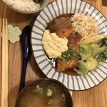 食堂 煮魚少年 - シャケの甘酢煮 タルタルソース