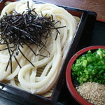 さぬきうどん しん 清水店 - ざるうどん　715円