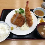 たかいし野 - 海老・ロースカツ定食