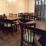 ぐりる池田 - 店内②(テーブル席)