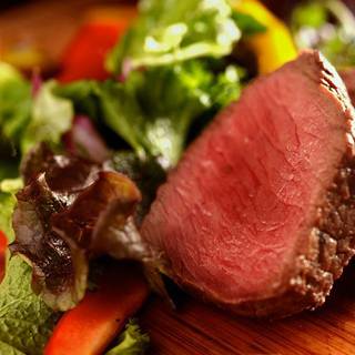 手間暇かけて丁寧に調理された肉盛り