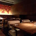 GRAND HOURS - 店内