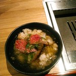 闘牛門 別邸 和ノ牛 - 熱いお出汁を注いだら御馳走の出来上がり。