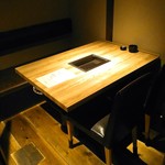 闘牛門 別邸 和ノ牛 - １階奥の半個室席。仕切りを外せば８人が定員？個室料はかからない。